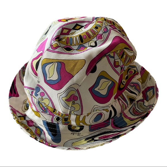 PUCCIBucket classic print Hat Like new No signs